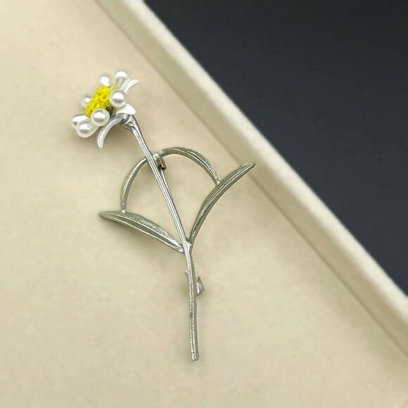 Silver with White Pearl Beaded and Enamel Stemmed Daisy Flower Pin Back Brooch - Picture 5 of 8